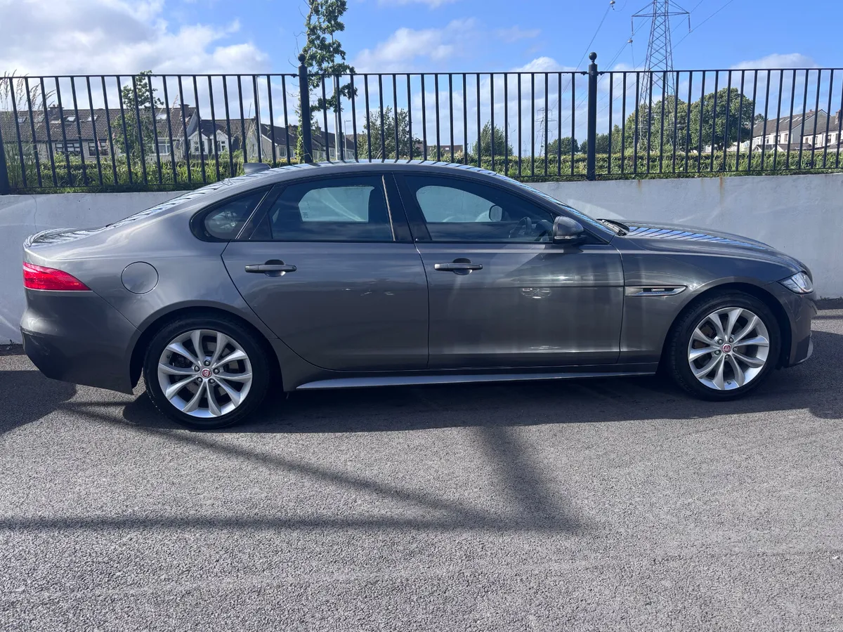 JAGUAR XF 2.0 D RWD R-SPORT  AUTO - Image 3