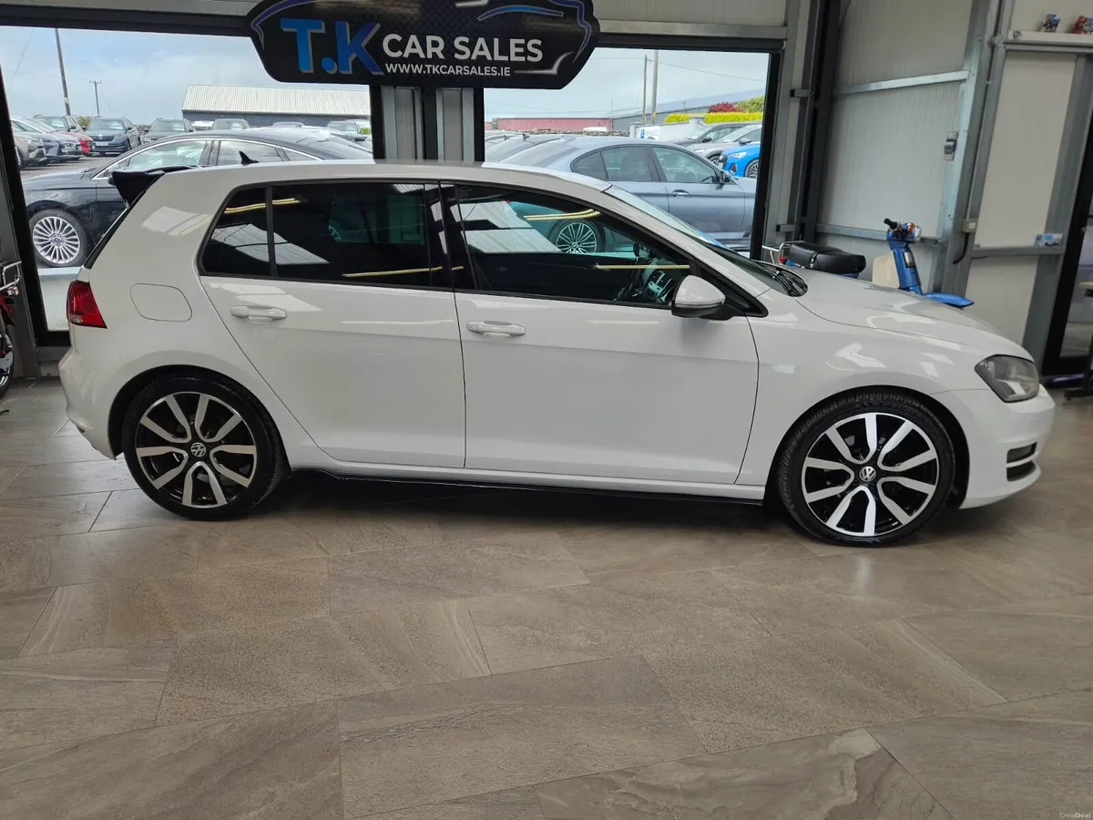 15 VOLKSWAGEN GOLF 2.0 TDI GT BMT 150 BHP - Image 3