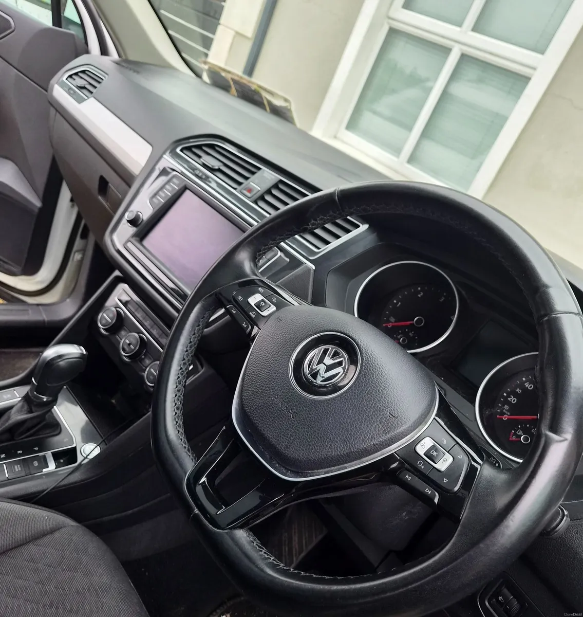Volkswagen Tiguan 2017 - Image 3