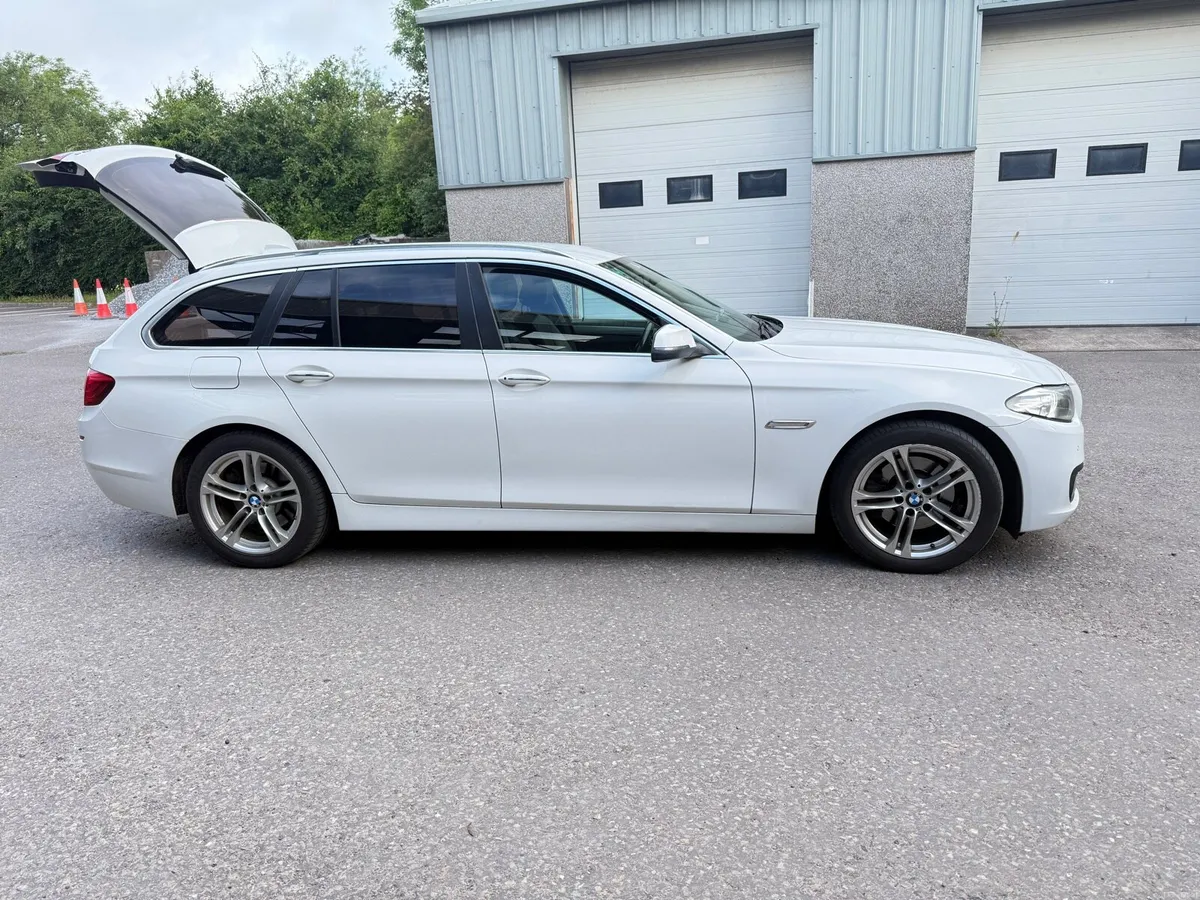 BMW 5 Series Touring Estate - Image 6