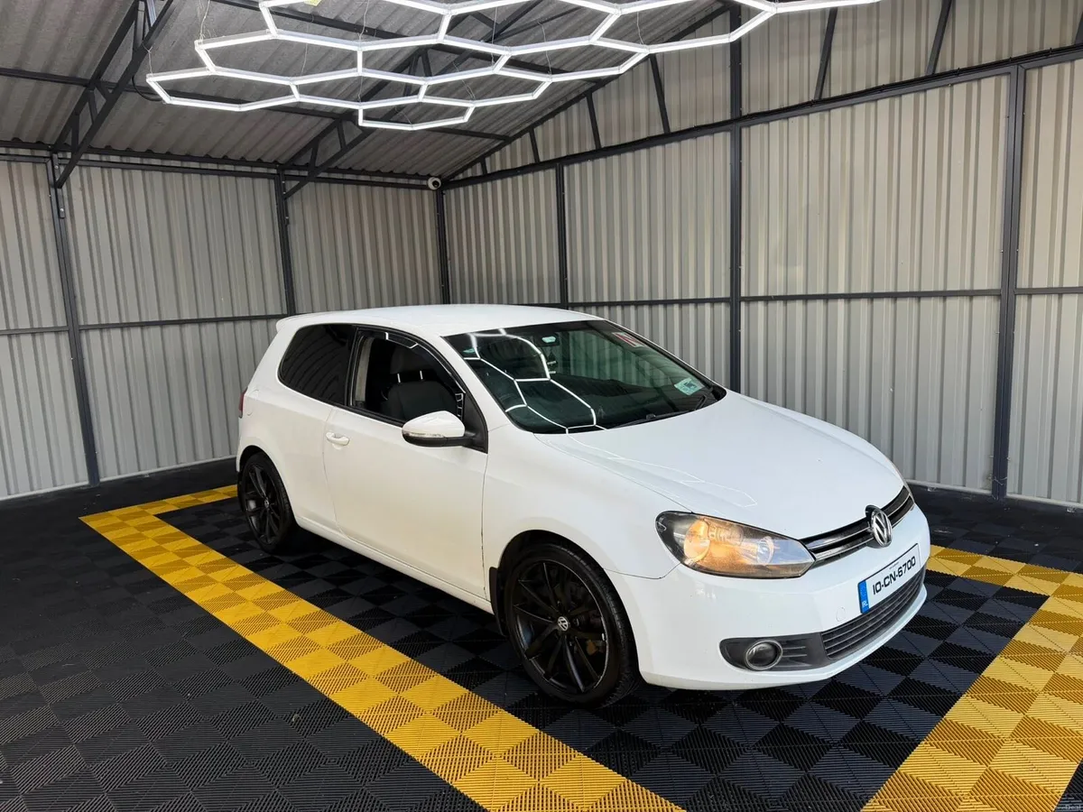 Volkswagen Golf 2010 1.6 Tdi - Image 1