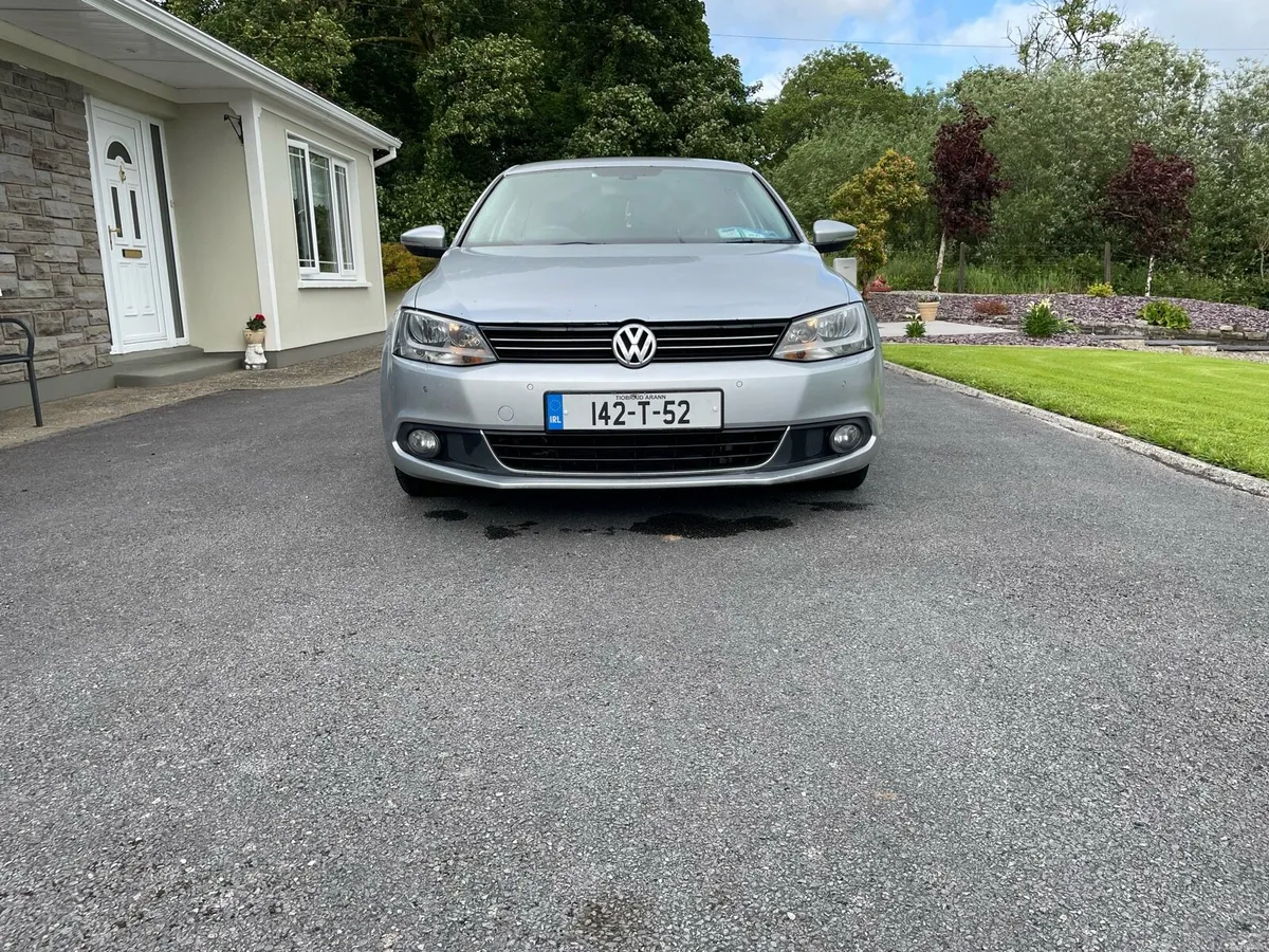 Volkswagen Jetta 2.0 TDI Highline 140 bhp - Image 2