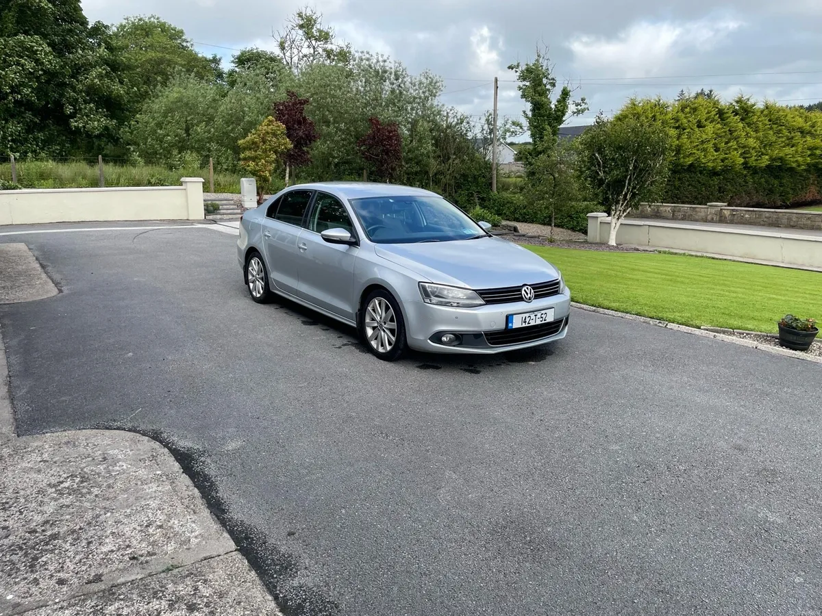 Volkswagen Jetta 2.0 TDI Highline 140 bhp - Image 3