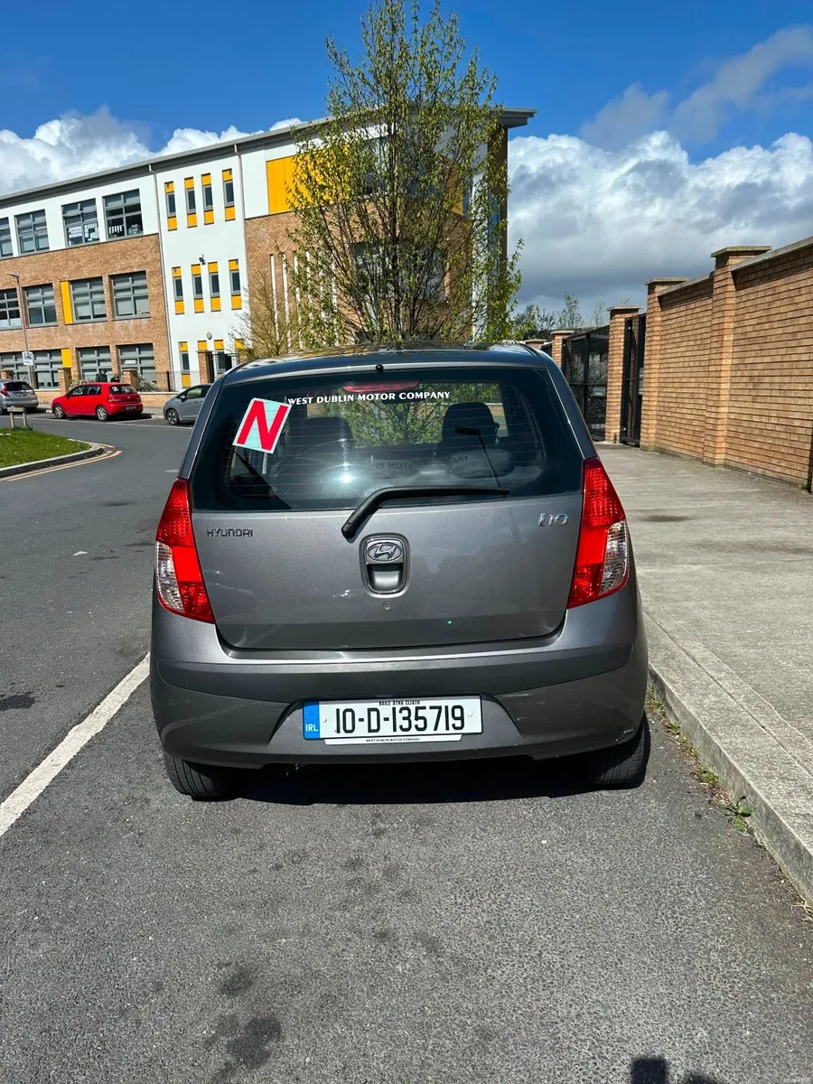 Hyundai i10 2010 - Image 1