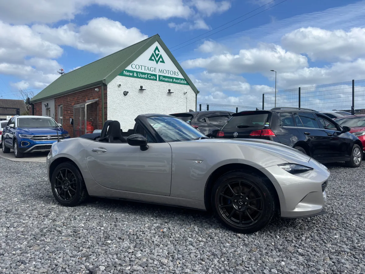 Mazda MX-5 Roadster - Image 1