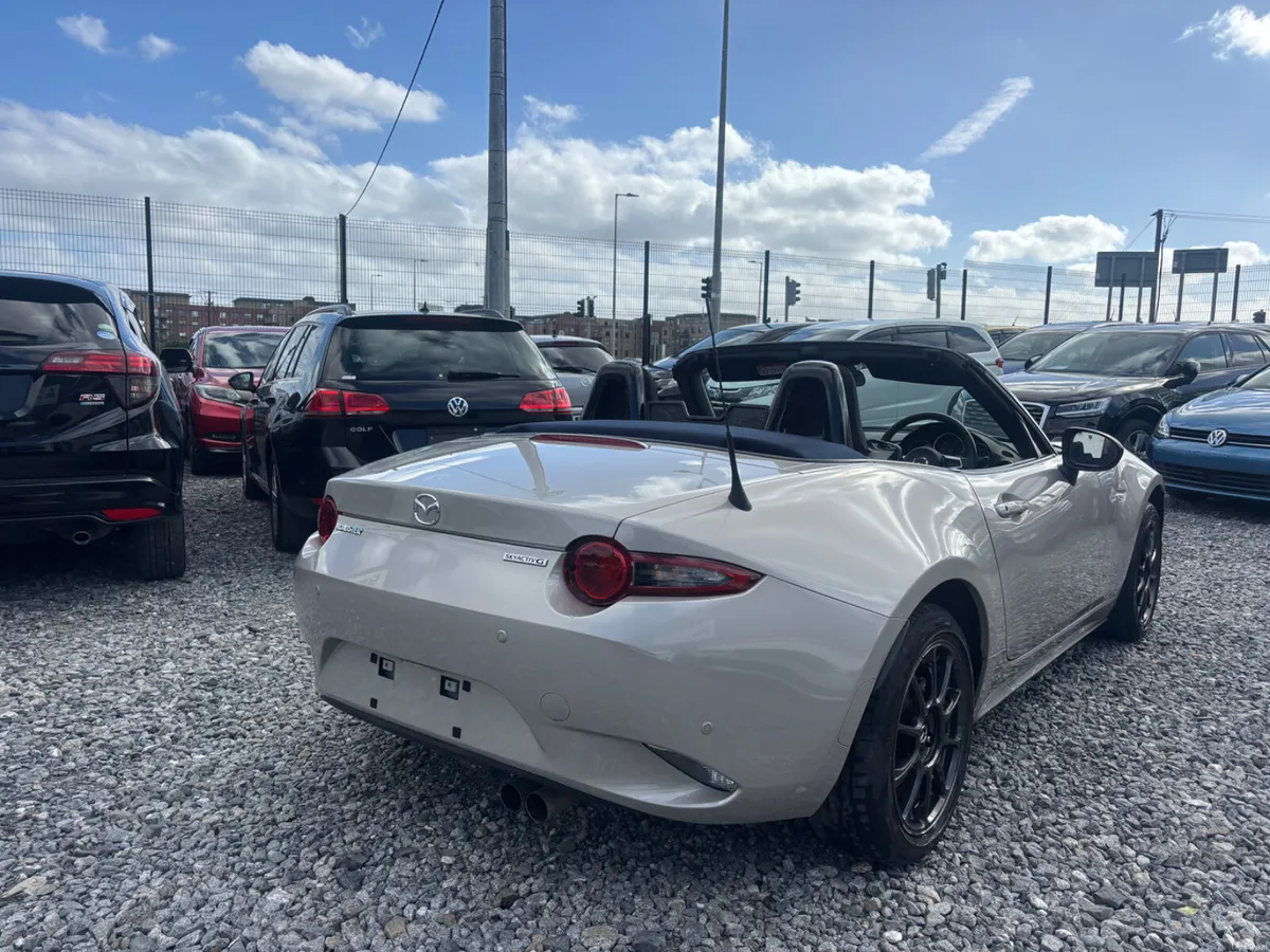 Mazda MX-5 Roadster - Image 4