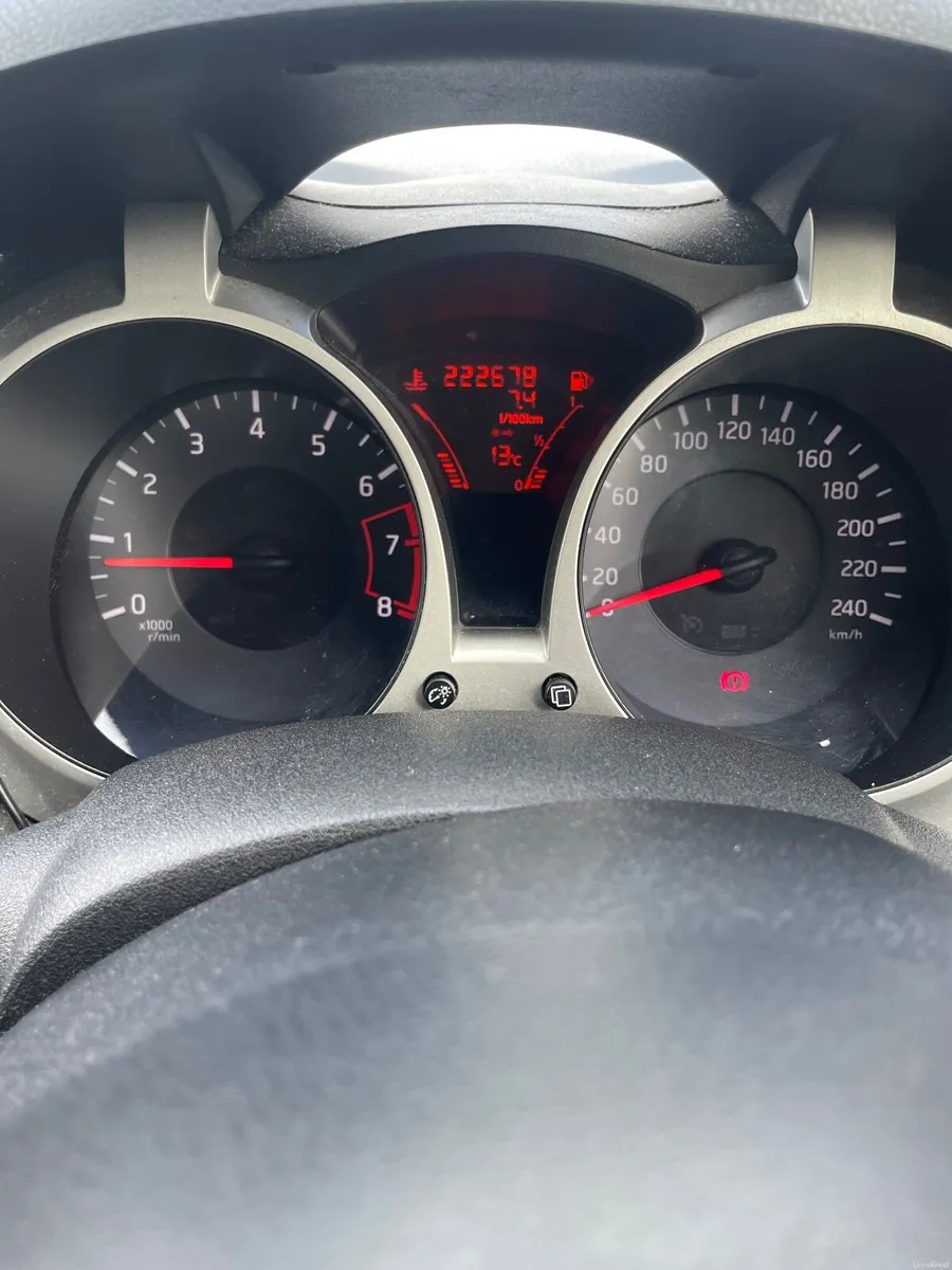 Nissan Juke 2011 - Image 2