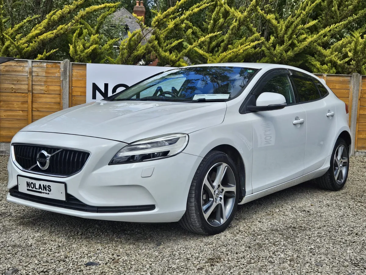 VOLVO V40 D4 2.0 DIESEL D4 AUTO NEW NCT - Image 1