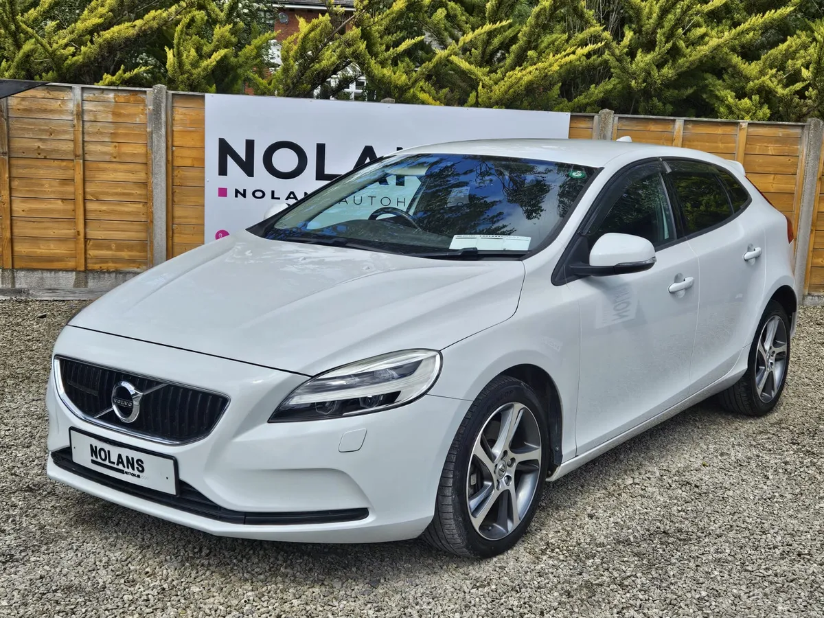 VOLVO V40 D4 2.0 DIESEL D4 AUTO NEW NCT - Image 2