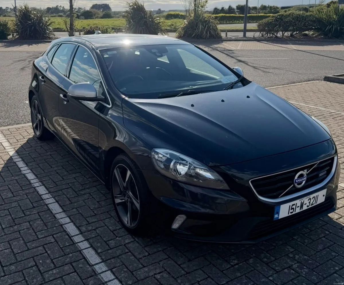 Volvo V40 D2 R-Design - Image 1