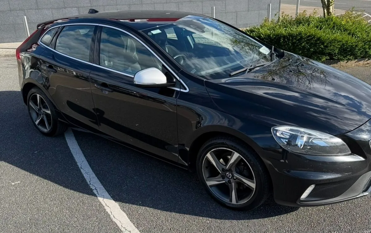 Volvo V40 D2 R-Design - Image 3