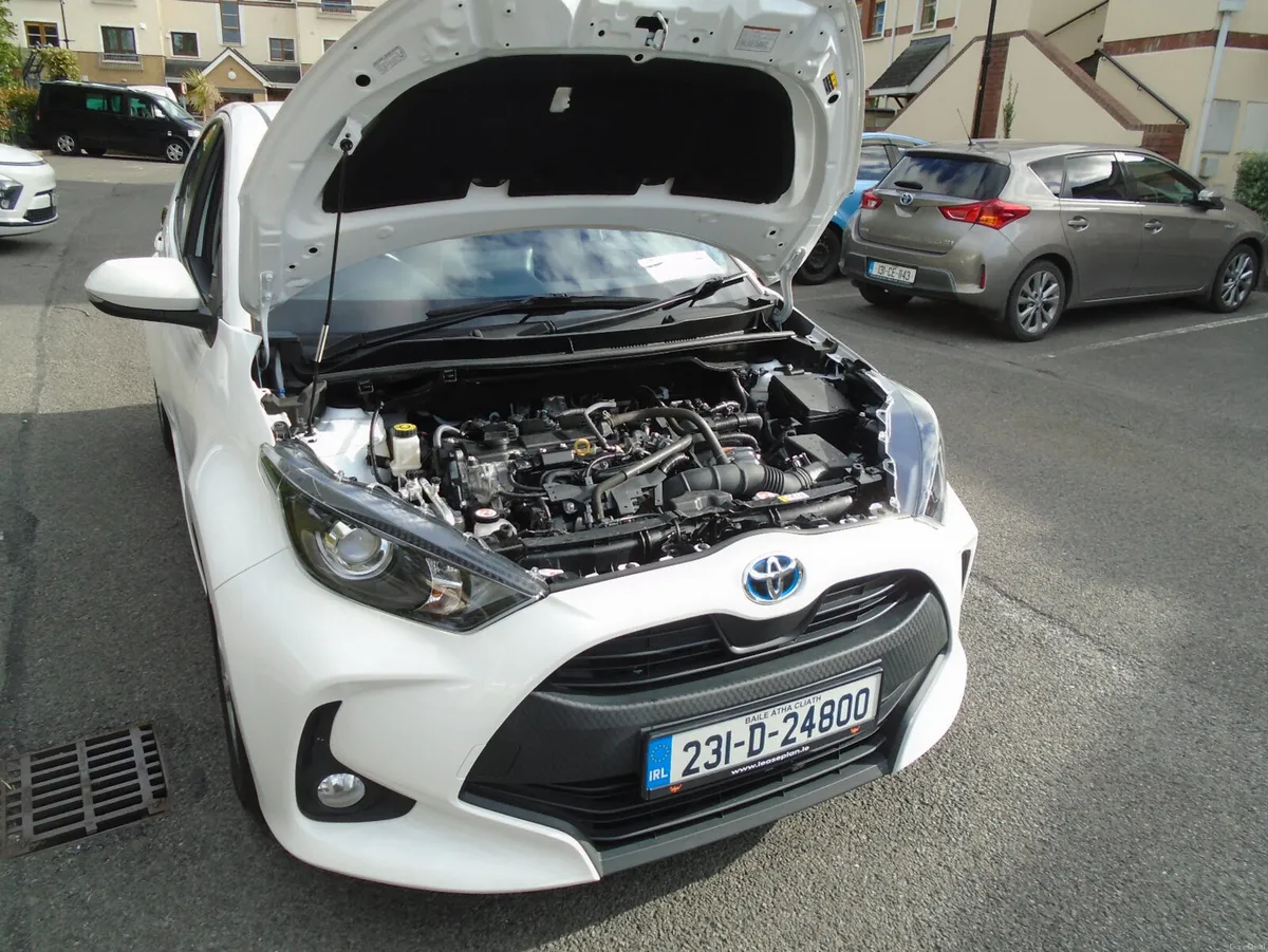 Toyota Yaris 2023 One Owner. - Image 2