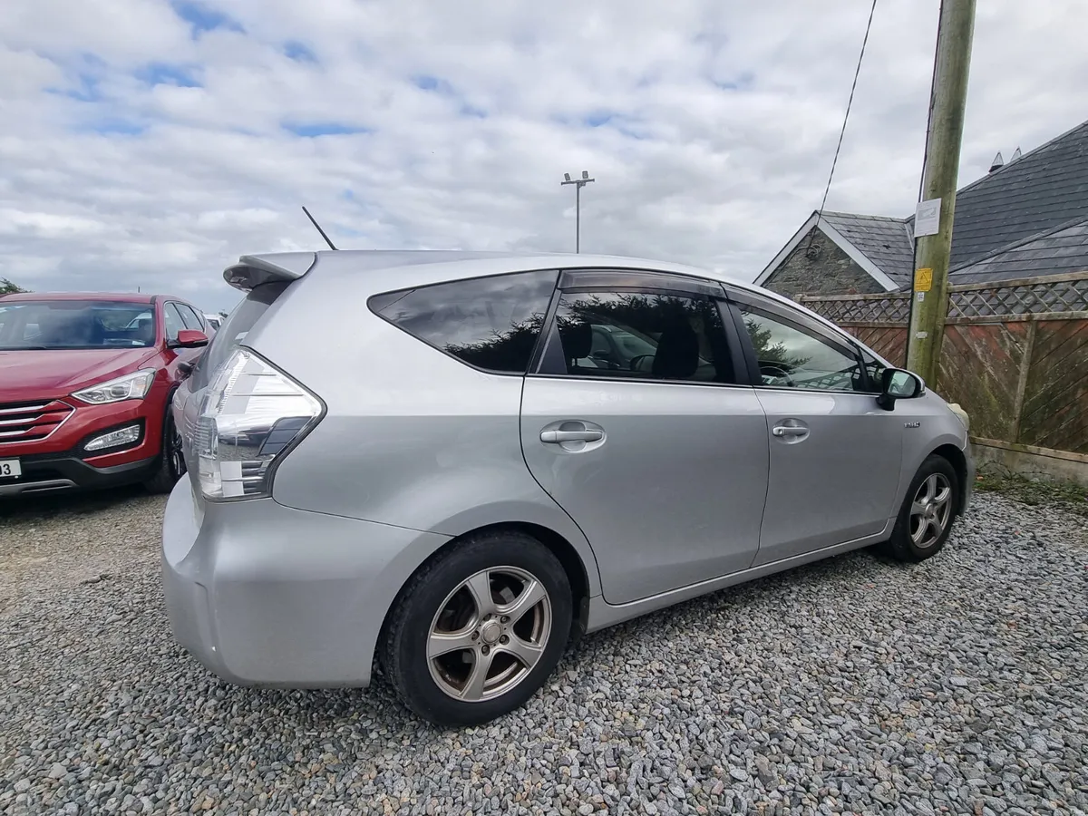 €6900 Toyota Prius 2013 alpha 7 seater €6900 - Image 3