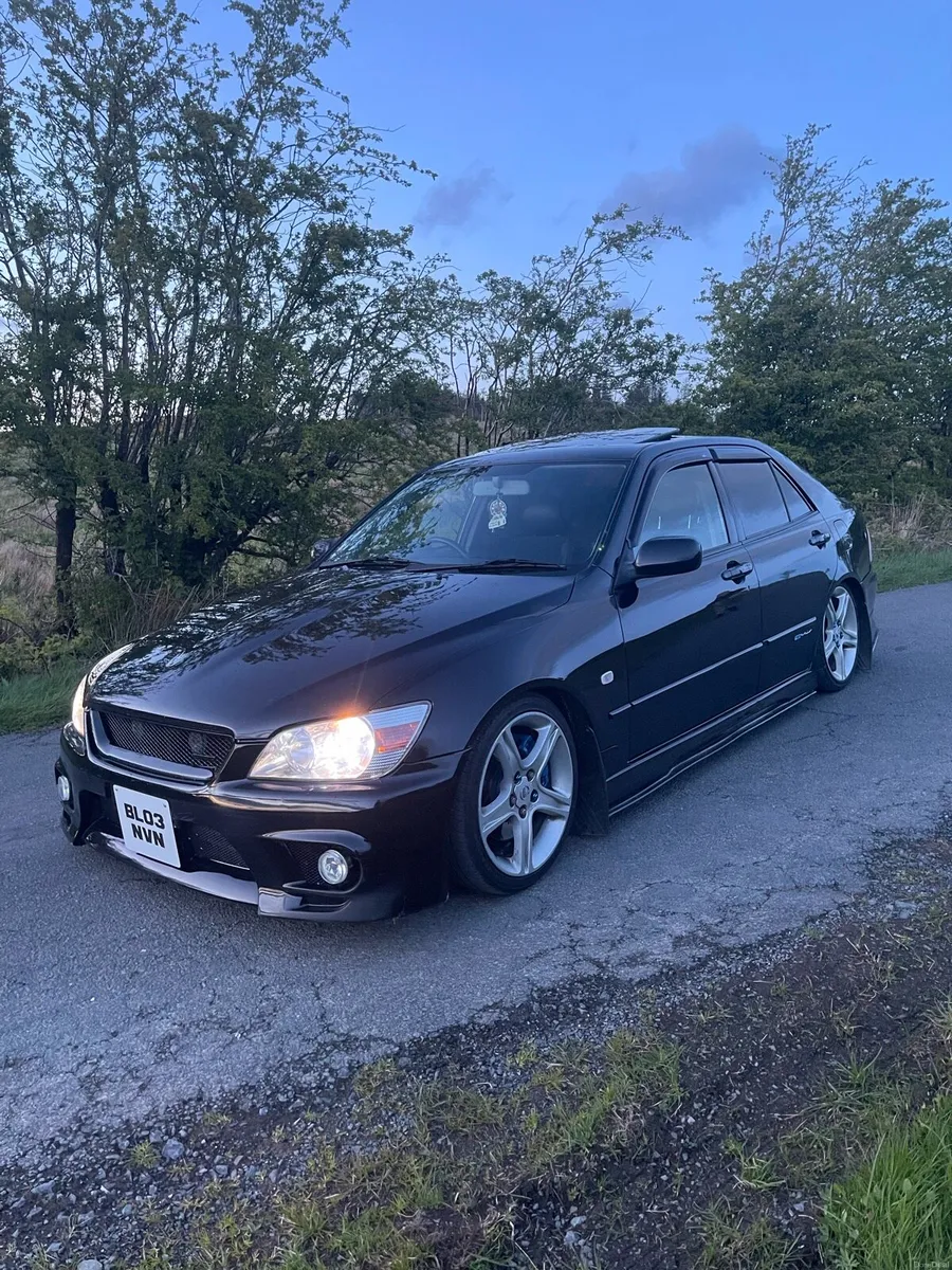 Lexus Is200 - Image 2