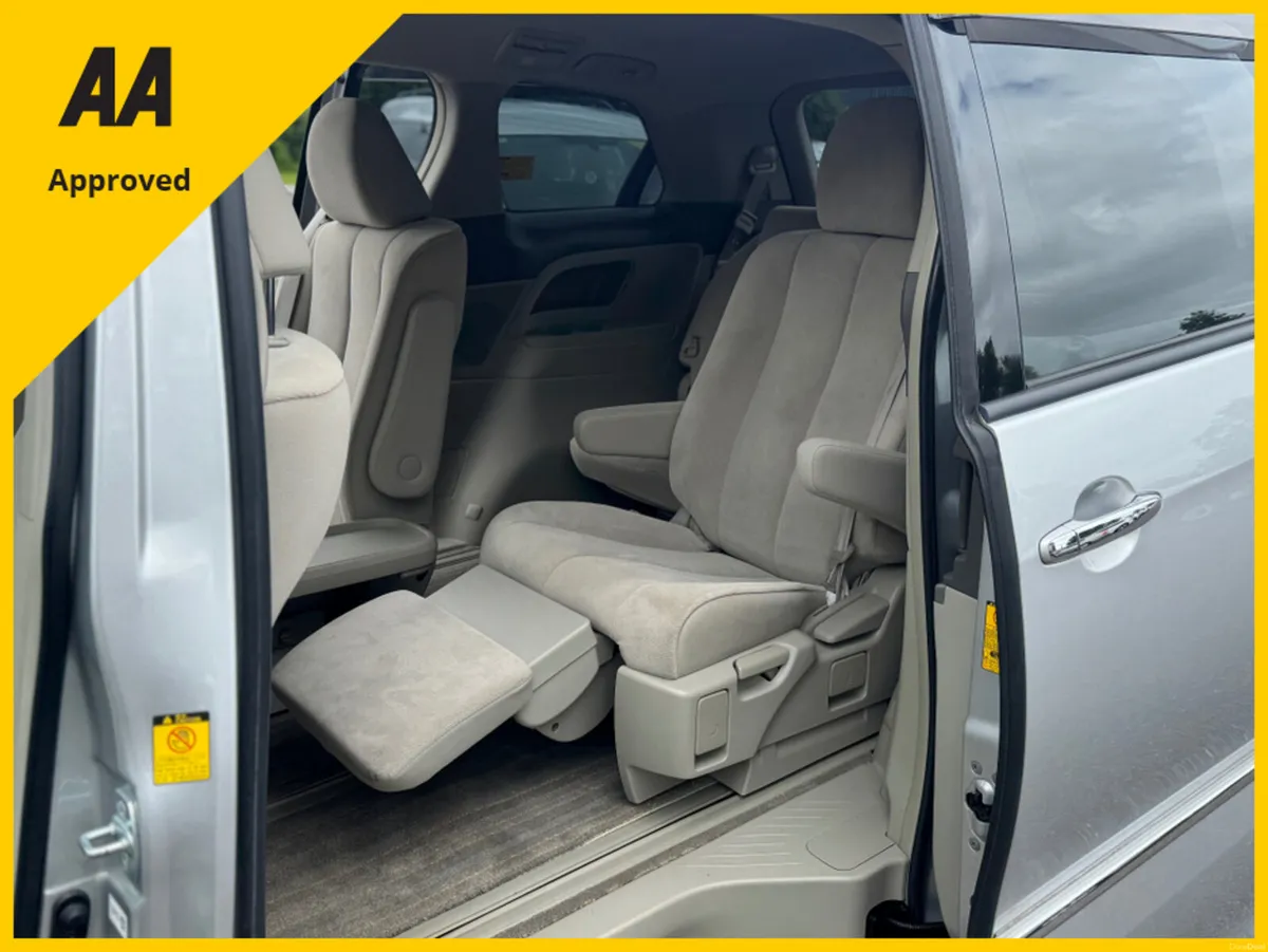 Toyota Estima 2.4 AHR20W HYBRID 7SEATS 5 5DR A - Image 2