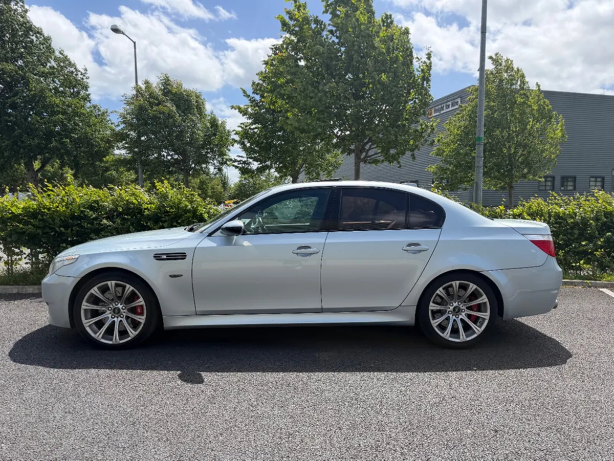 BMW M5 E60  5.0L V10 AUTO 4DR 507BHP - Image 2