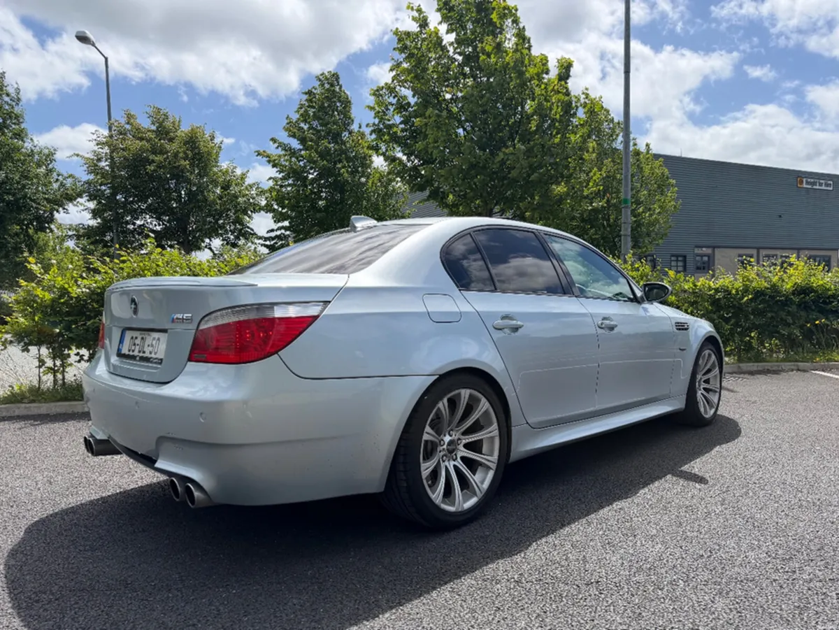 BMW M5 E60  5.0L V10 AUTO 4DR 507BHP - Image 5