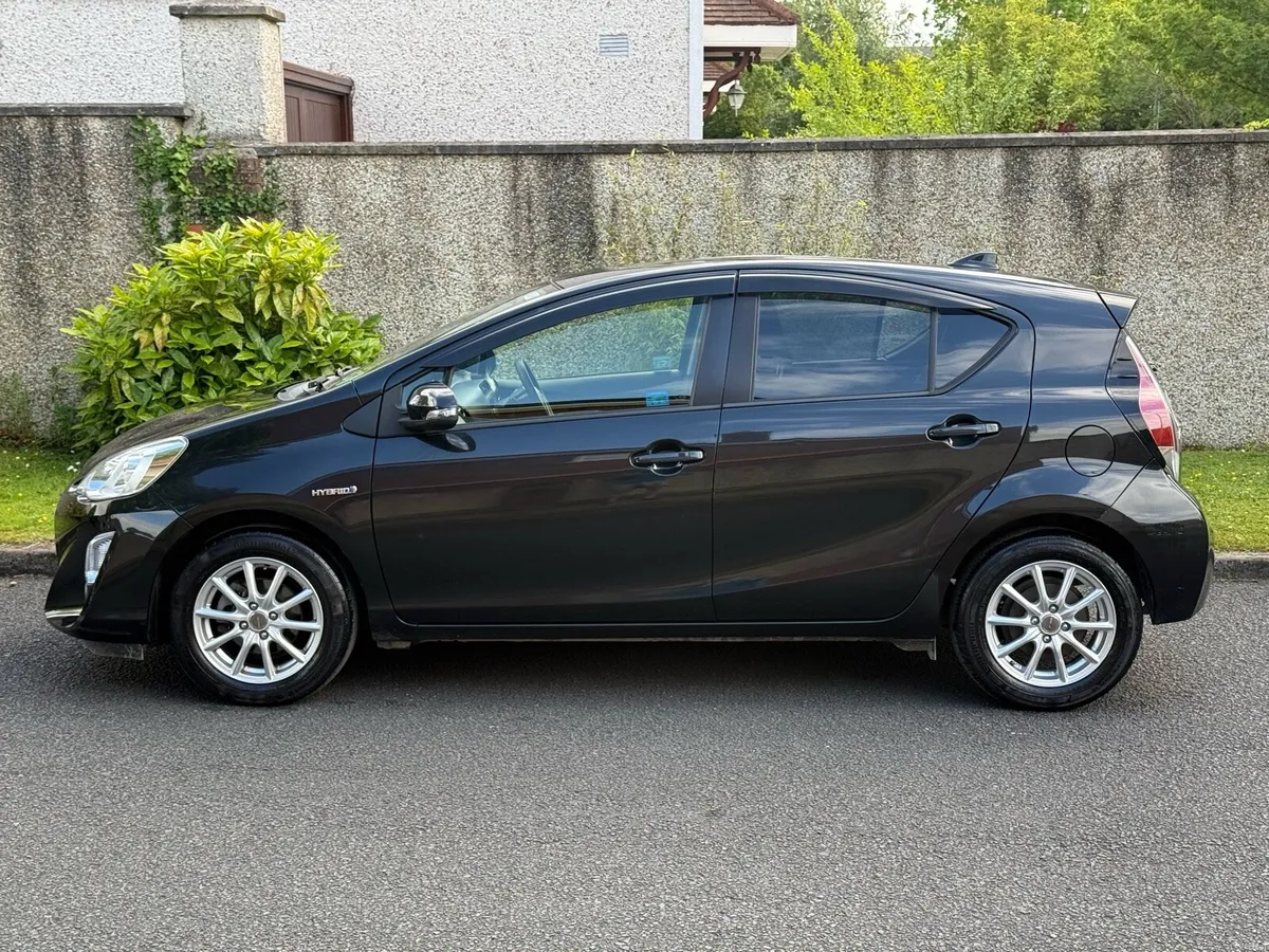 152 Toyota Aqua 132k kms NCT 05/27 - Image 2