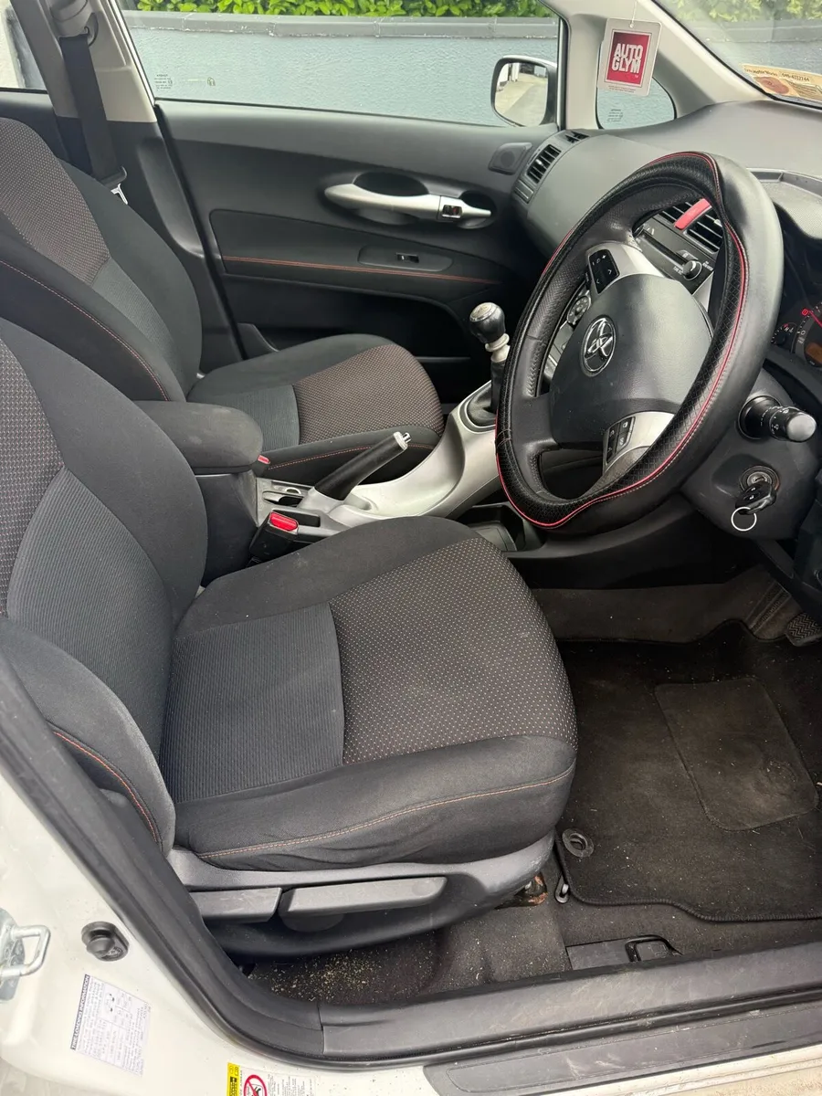 Car - Image 5