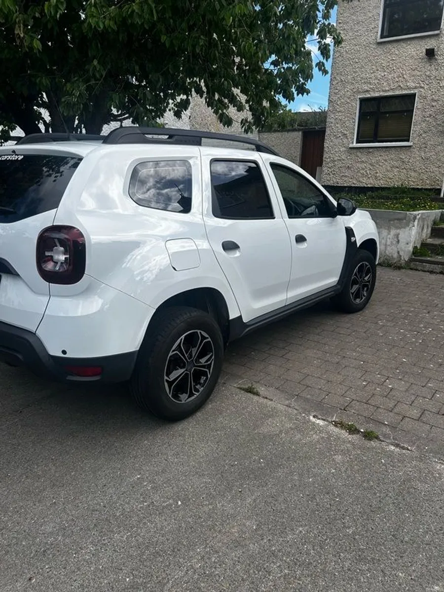 2019 Dacia Duster - Image 2