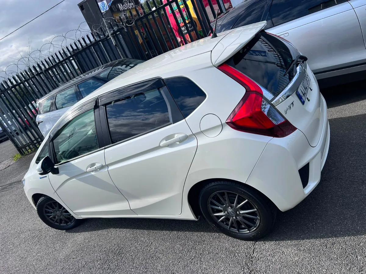 2016 HONDA FIT 1.5 HYBRID - Image 5