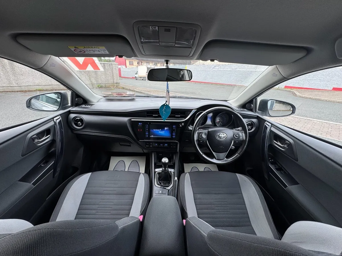 Toyota Auris - Image 5