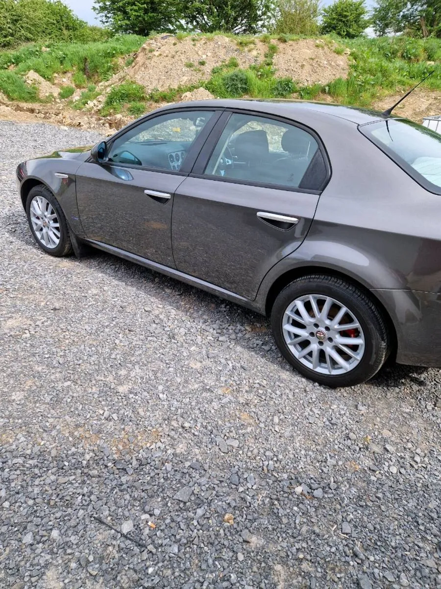 Alfa Romeo - Image 4