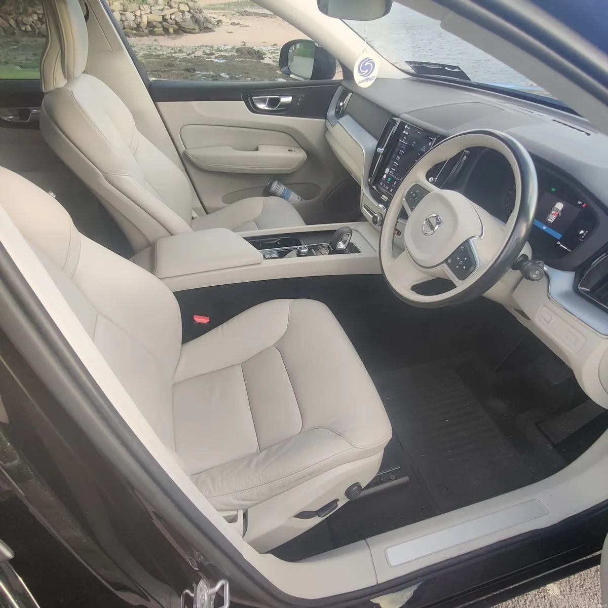 Volvo XC60 2021 Momentum B4 (212-Plate) - Image 2
