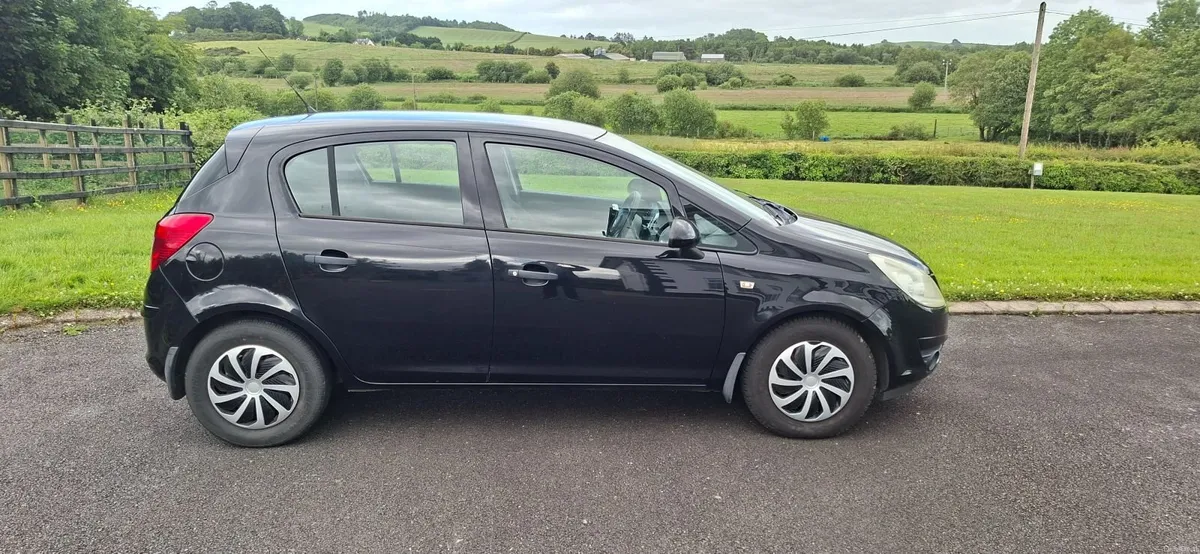 Opel Corsa 2010 - Image 2