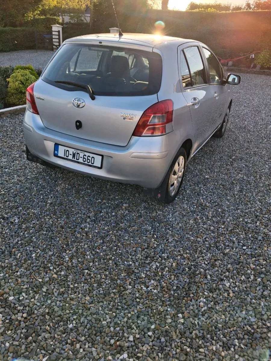 VERY CLEAN TOYOTA YARIS - Image 2