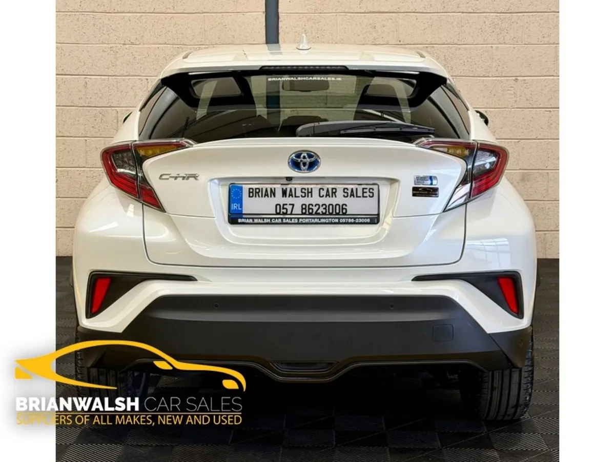 Toyota C-HR G Package Leather seats - Image 2