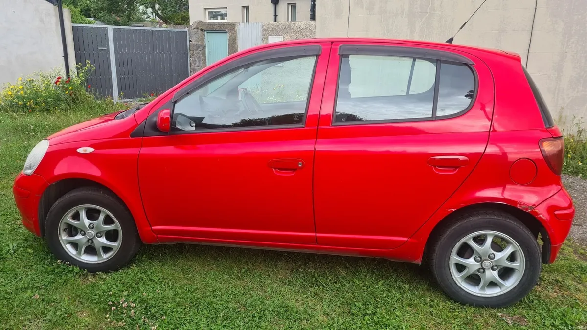 Toyota Yaris 2005 - Image 1
