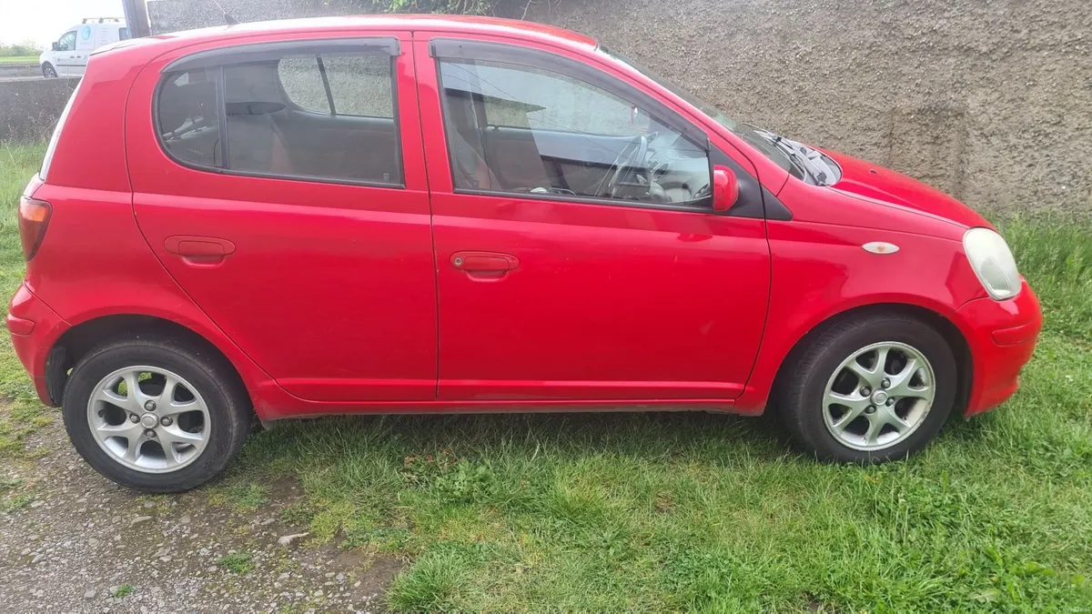 Toyota Yaris 2005 - Image 2