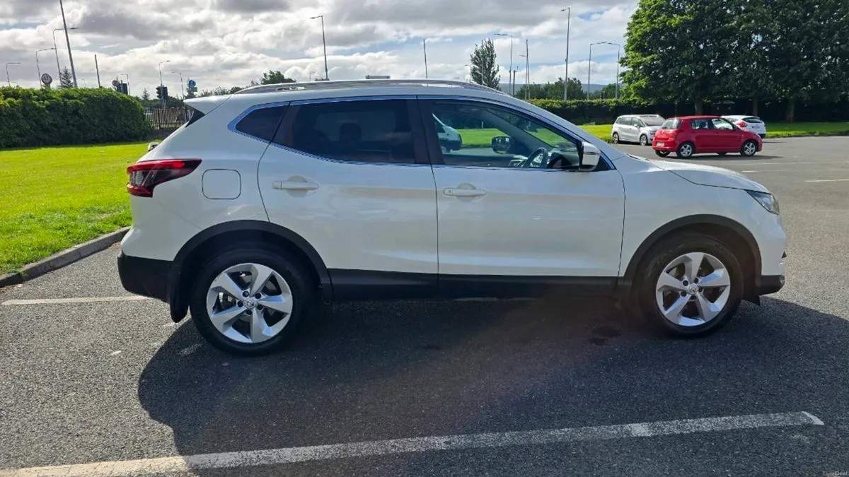 2018 Nissan Qashqai SV 1.2 Petrol - Image 4