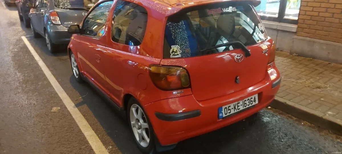 Toyota Yaris 2005 - Image 2