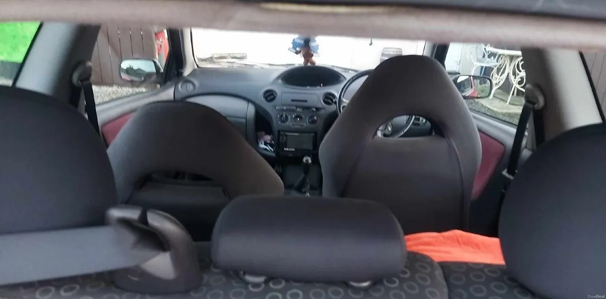 Toyota Yaris 2005 - Image 4