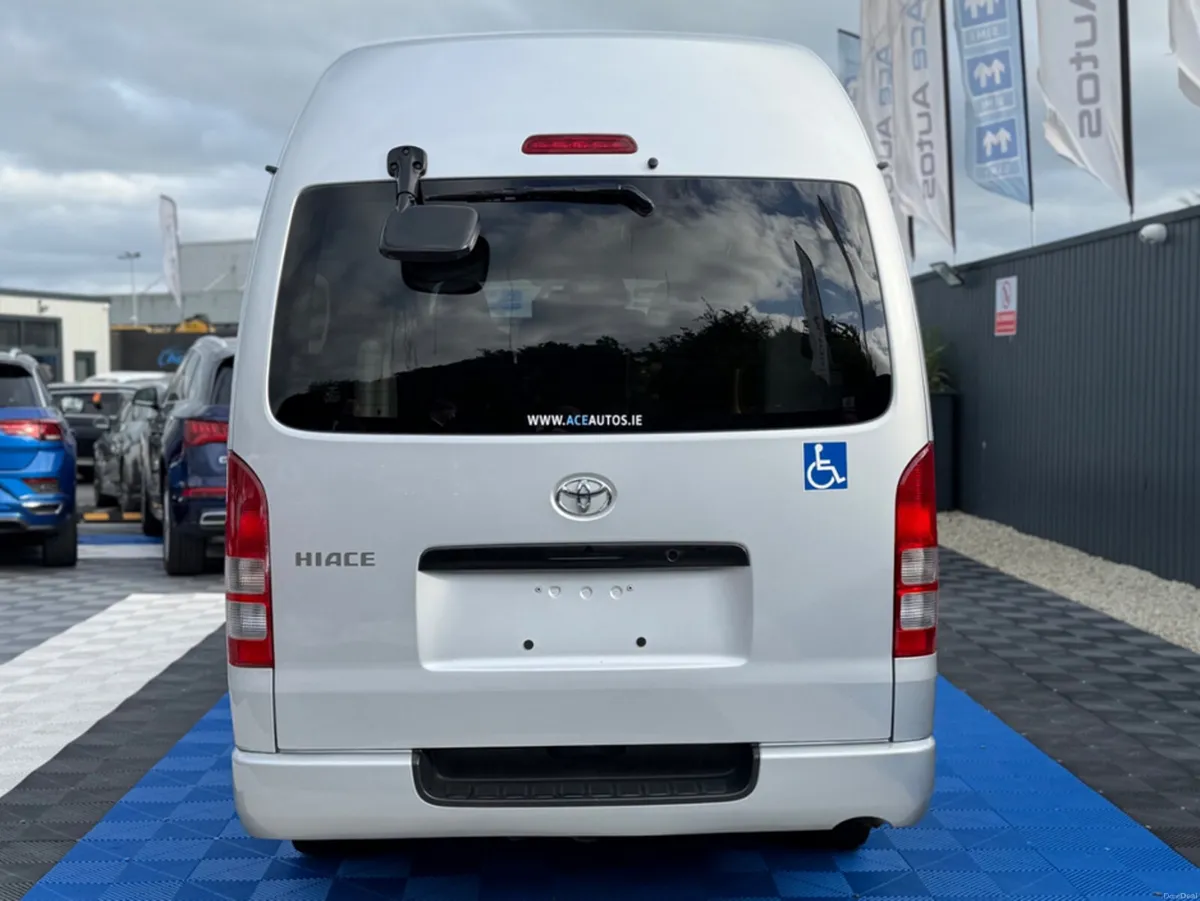 Toyota HiAce 4WD 3.0L DIESEL - 7 SEATS - AUTO - 12 - Image 6