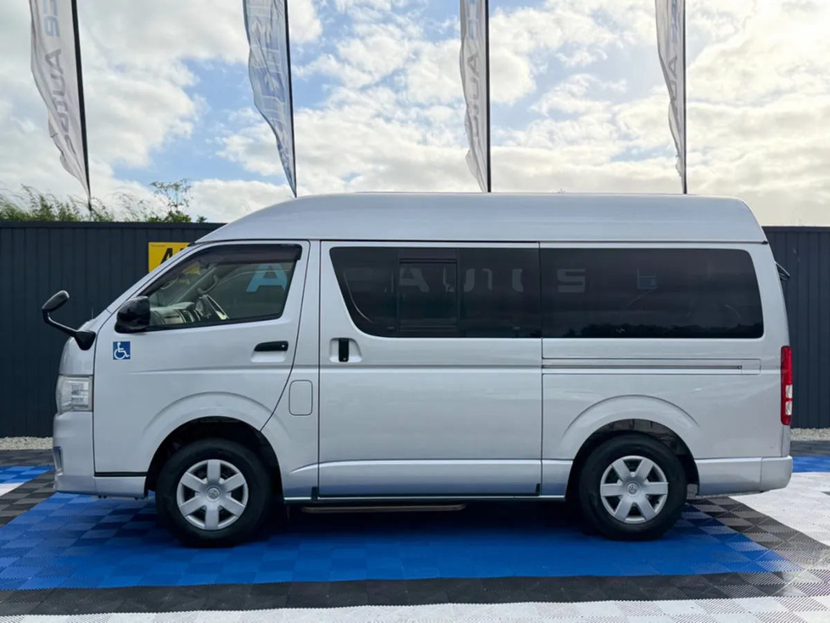 Toyota HiAce 4WD 3.0L DIESEL - 7 SEATS -  AUTO - 1 - Image 4