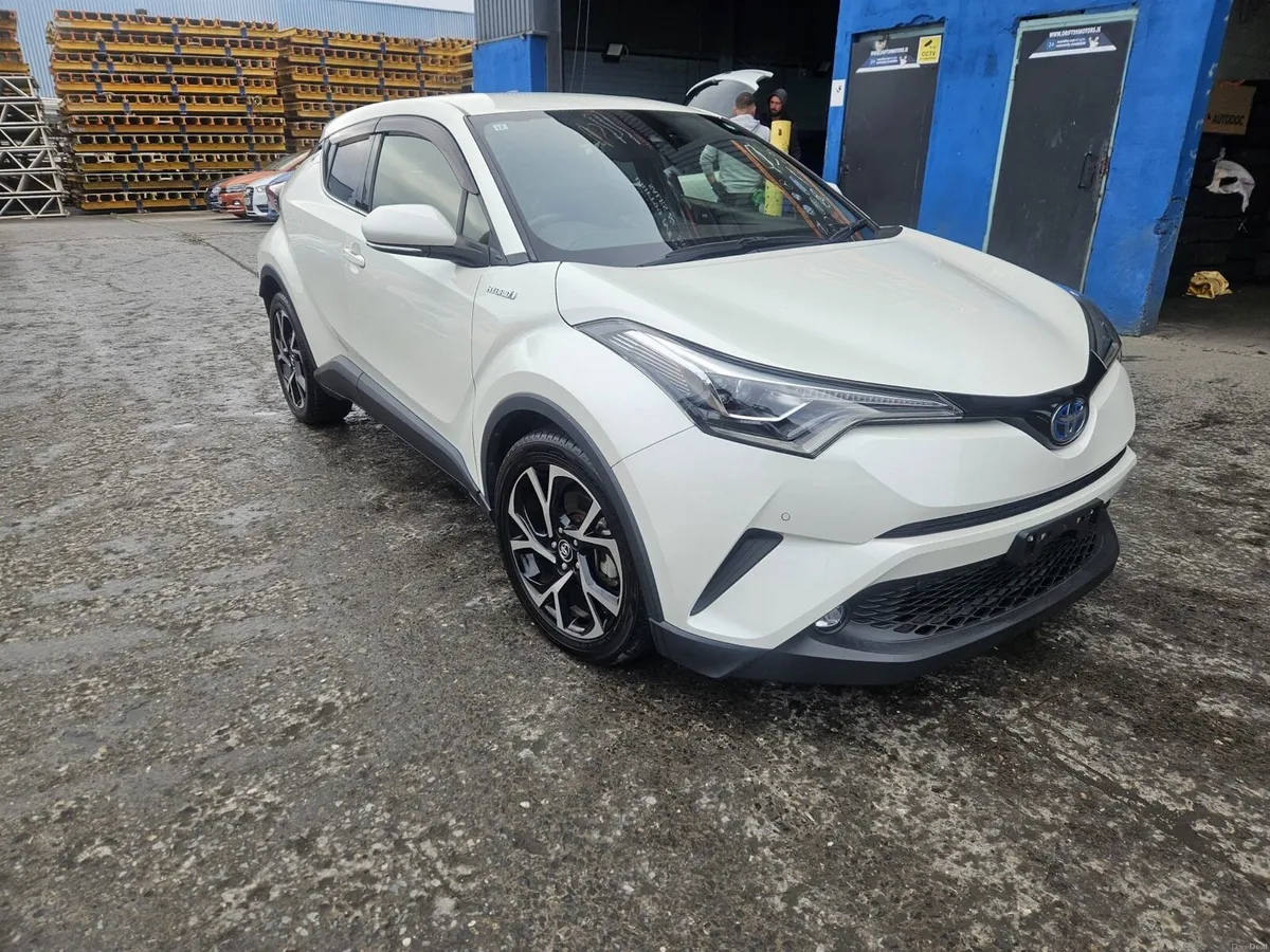 2019 TOYOTA CHR - Image 2