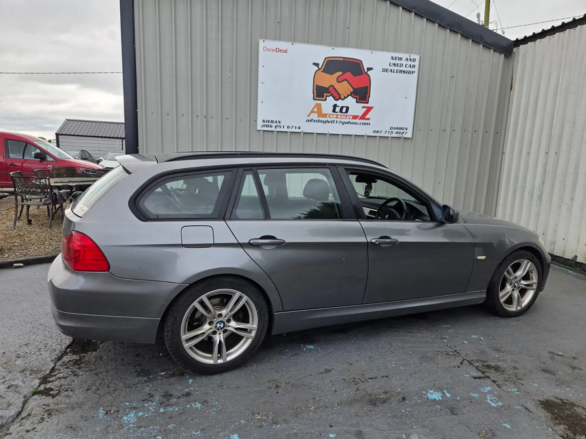 BMW 3-Series 2011 - Image 5