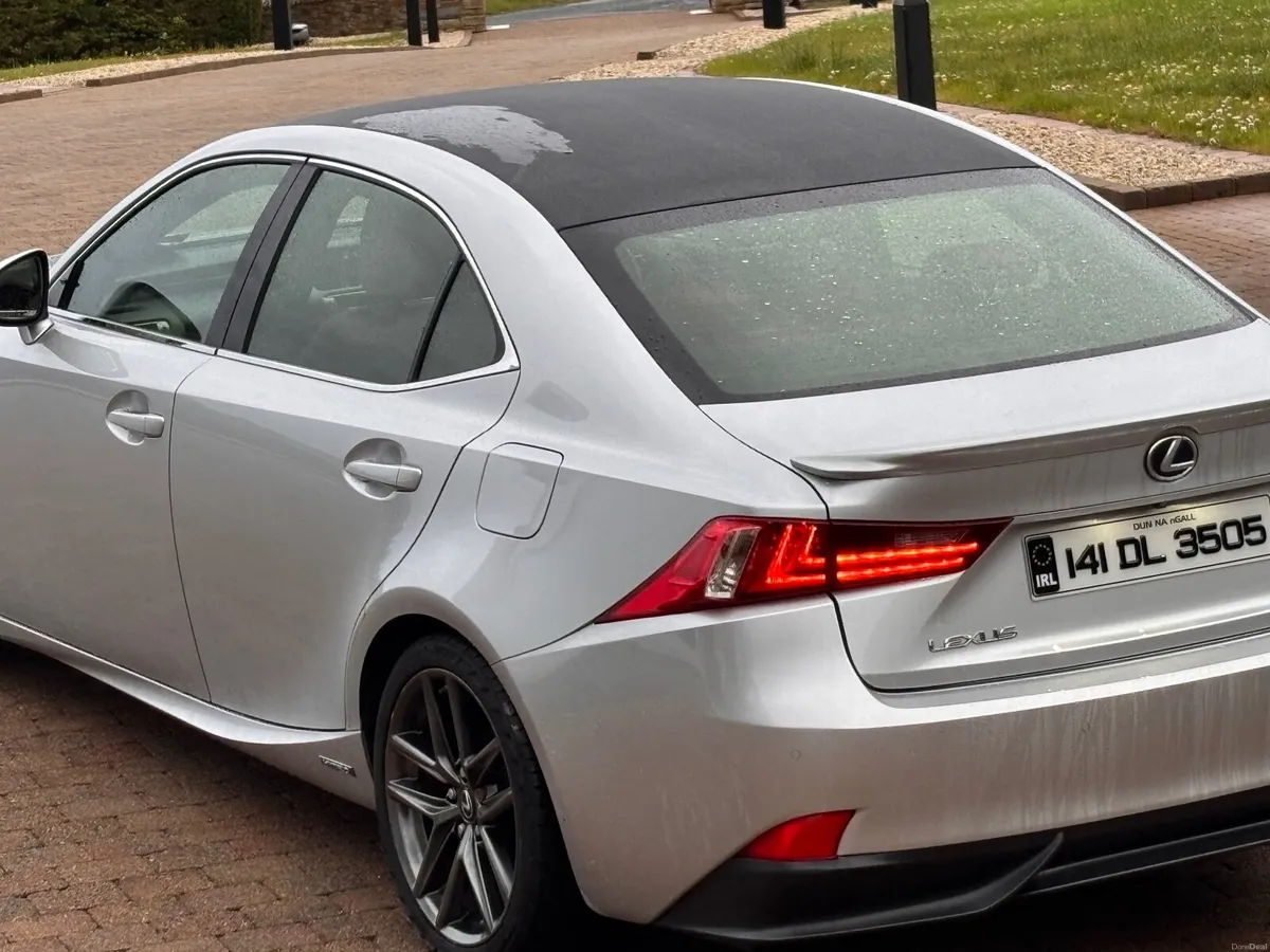 Lexus IS 2014 - Image 2