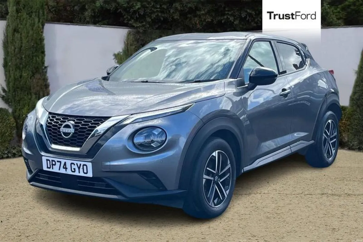 Nissan Juke 1.0 DIG-T N-Connecta SUV 5dr Petrol DC - Image 5