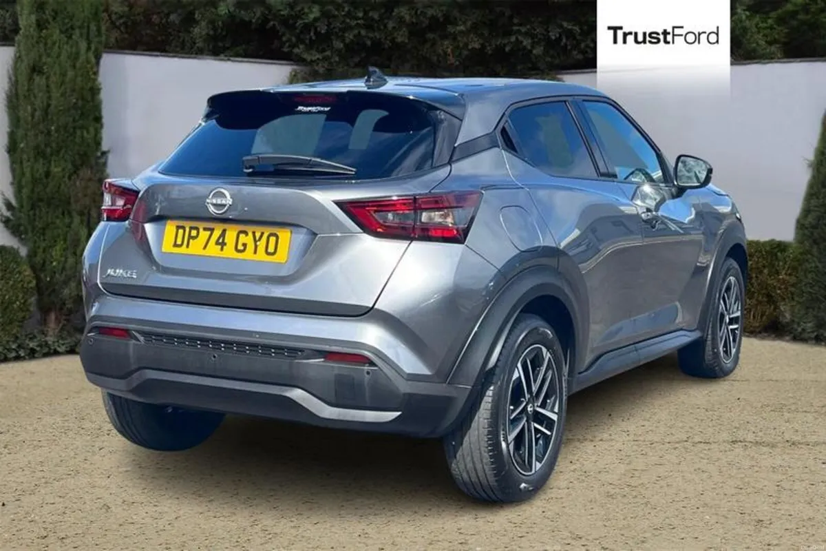Nissan Juke 1.0 DIG-T N-Connecta SUV 5dr Petrol DC - Image 4
