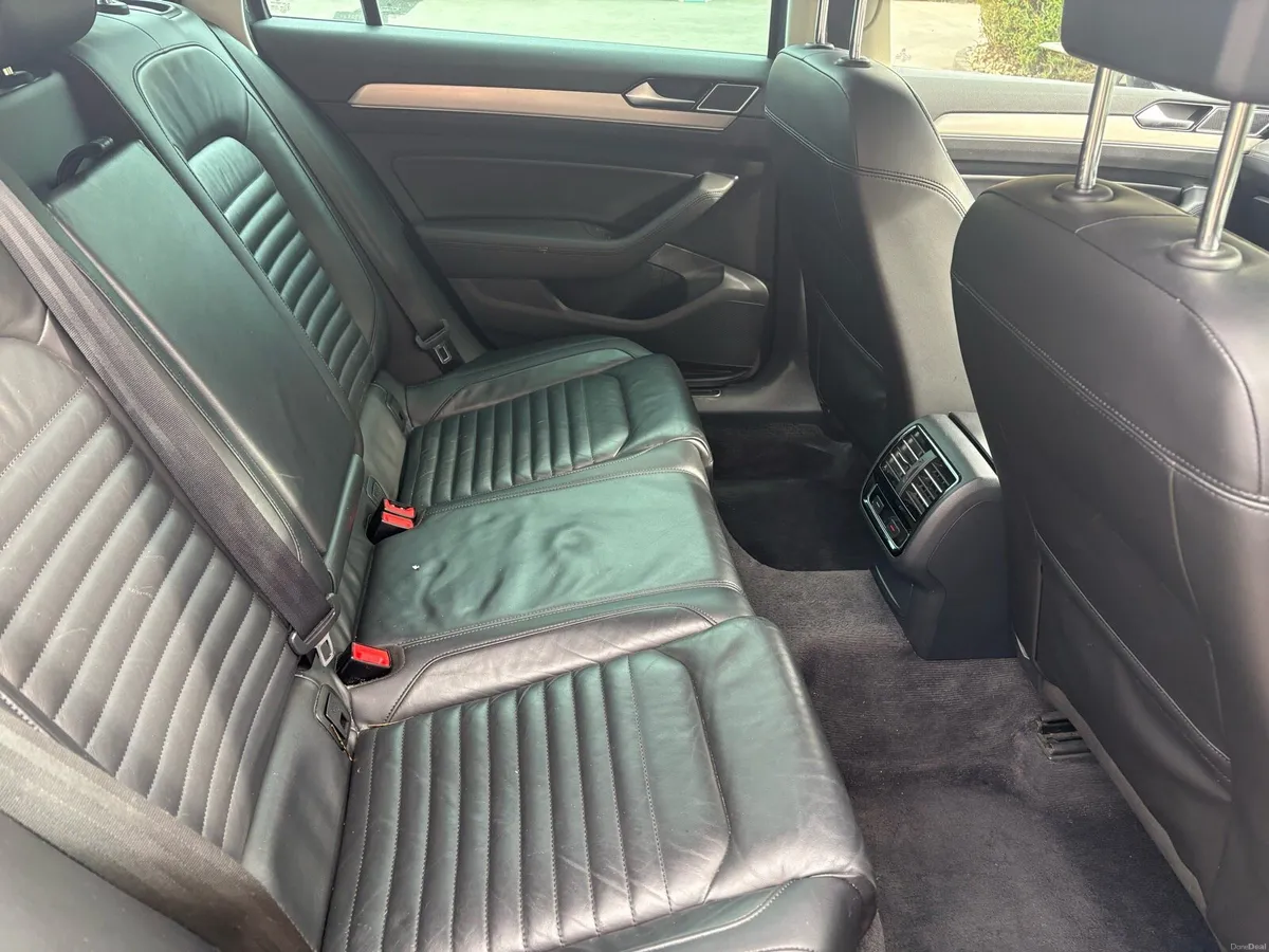 VW Passat Estate - Image 4