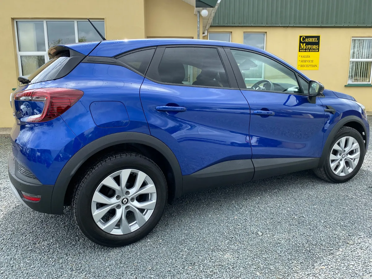 Captur ICONIC Edition -- Low KLMs -- - Image 6