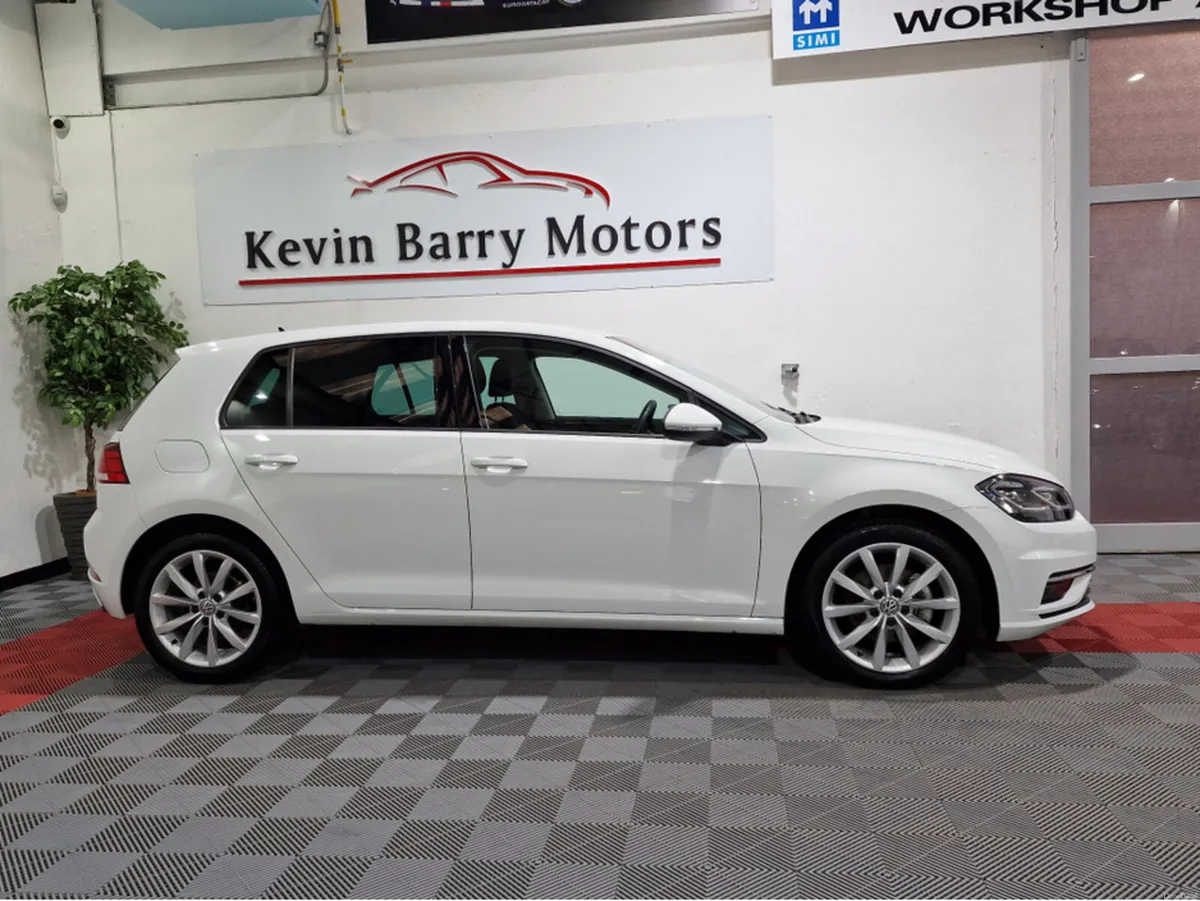Volkswagen Golf 1.2TSi COMFORTLINE DSG AUTOMATIC * - Image 4