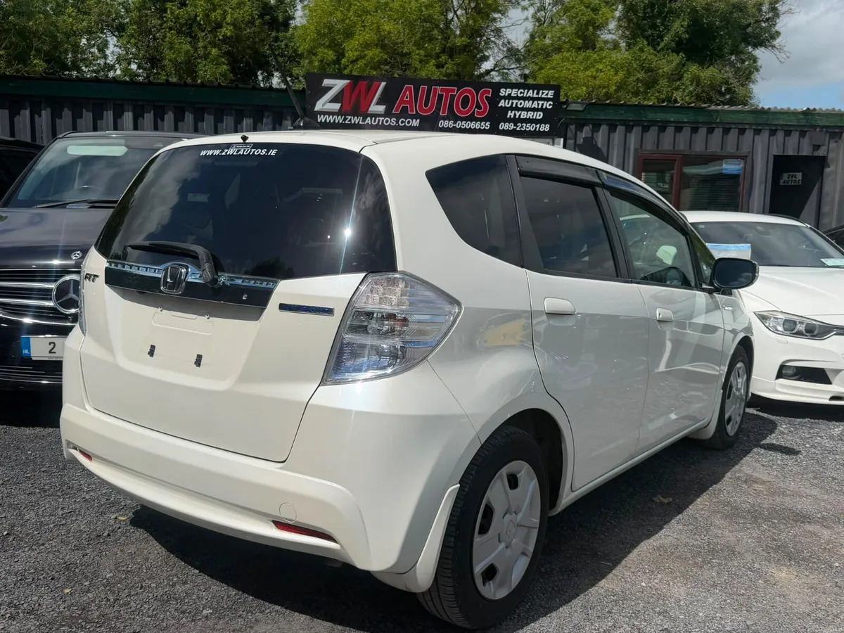 13 HONDA FIT HYBRID LEATHER - Image 6