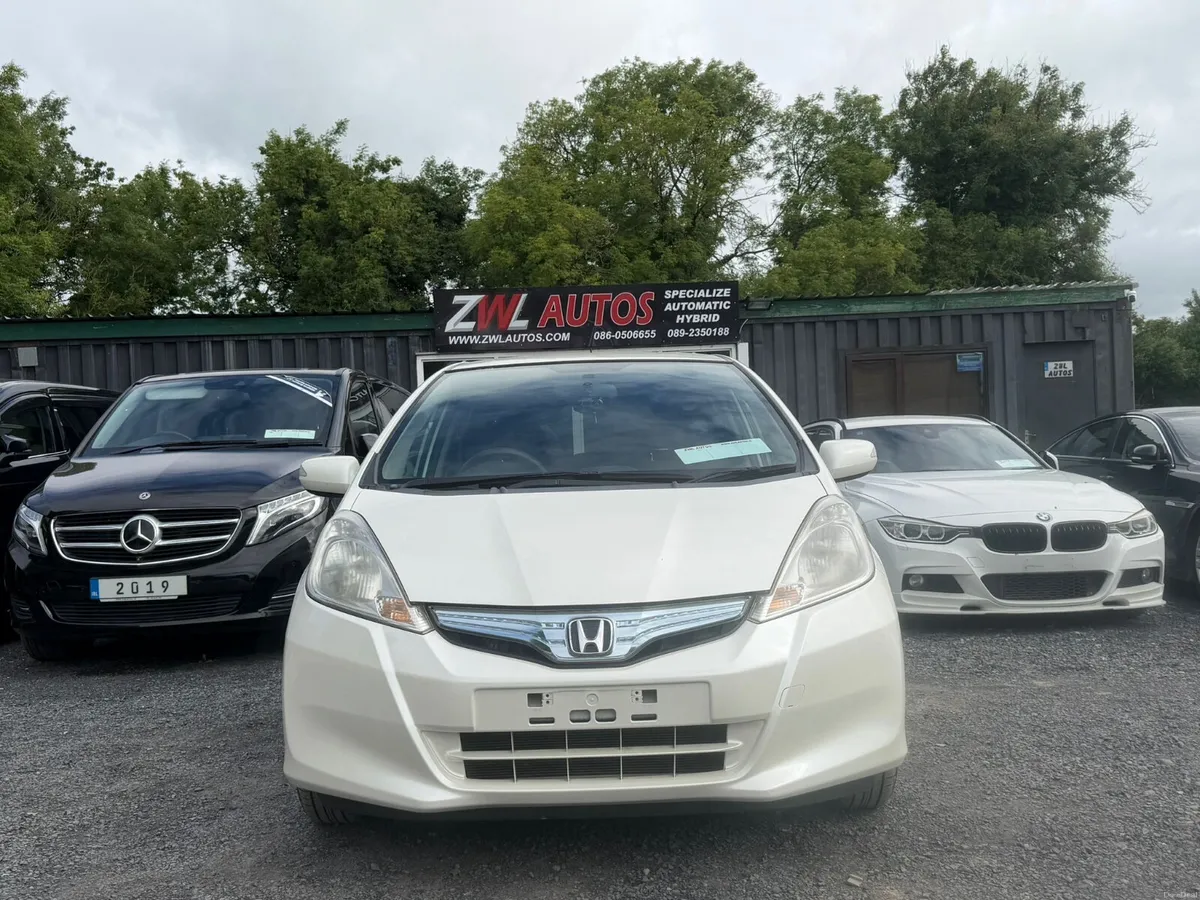 12 HONDA FIT HYBRID 1.3 - Image 3