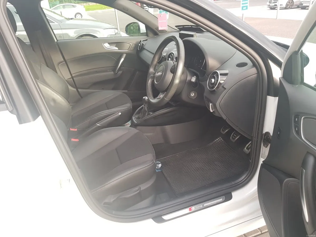 Audi A1 1.4 TFSI  S line 2015 - Image 2