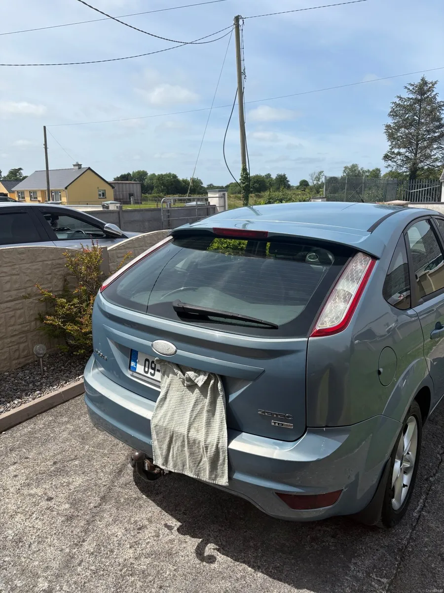 Ford Focus 2009 - Image 2